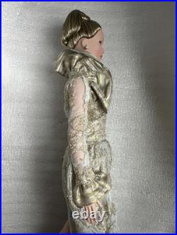 Tonner Tyler Wentworth 2001 FAO SCHWARZ ALL THAT GLITTERS DRESSED 16 DOLL LE100