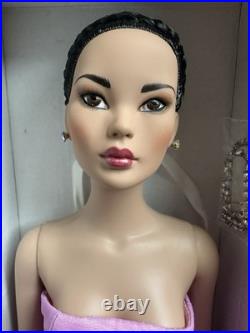 Tonner Tyler Wentworth 2002 COLLECTION SHEER BEAUTY MEI LI 16 Dressed DOLL LE