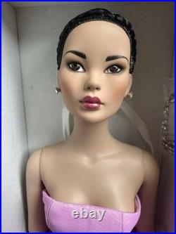 Tonner Tyler Wentworth 2002 COLLECTION SHEER BEAUTY MEI LI 16 Dressed DOLL LE