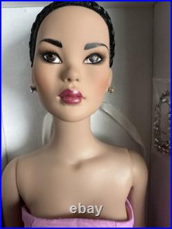 Tonner Tyler Wentworth 2002 COLLECTION SHEER BEAUTY MEI LI 16 Dressed DOLL LE