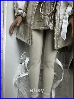 Tonner Tyler Wentworth 2002 COLLECTION URBAN SPORT ESME 16 Fashion Doll NIB NEW