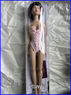 Tonner Tyler Wentworth 2002 Collection Ready to Wear Mei Li 16 Fashion Doll NEW