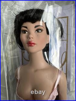 Tonner Tyler Wentworth 2002 Collection Ready to Wear Mei Li 16 Fashion Doll NEW