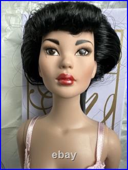 Tonner Tyler Wentworth 2002 Collection Ready to Wear Mei Li 16 Fashion Doll NEW