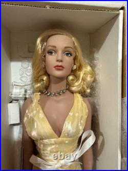 Tonner Tyler Wentworth 2002 SHEER GLAMOUR SYDNEY CHASE 16 Dressed Fashion Doll