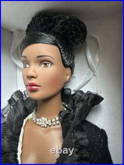 Tonner Tyler Wentworth 2003 Collection DOUBLE TAKE ESME 16 Fashion Doll LE 1500 Tonner Tyler Wentworth 2003 Collection DOUBLE TAKE ESME 16 Fashion Doll LE 1500