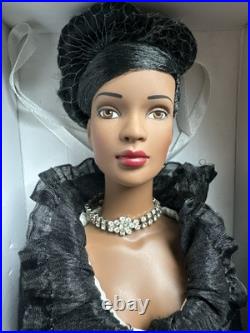 Tonner Tyler Wentworth 2003 Collection DOUBLE TAKE ESME 16 Fashion Doll LE 1500 Tonner Tyler Wentworth 2003 Collection DOUBLE TAKE ESME 16 Fashion Doll LE 1500