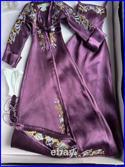 Tonner Tyler Wentworth 2004 BORDEAUX PEIGNOIR 16 Fashion Doll Outfit NEW NRFB Tonner Tyler Wentworth 2004 BORDEAUX PEIGNOIR 16 Fashion Doll Outfit NEW NRFB