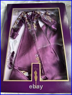 Tonner Tyler Wentworth 2004 BORDEAUX PEIGNOIR 16 Fashion Doll Outfit NEW NRFB Tonner Tyler Wentworth 2004 BORDEAUX PEIGNOIR 16 Fashion Doll Outfit NEW NRFB