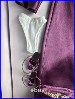 Tonner Tyler Wentworth 2004 BORDEAUX PEIGNOIR 16 Fashion Doll Outfit NEW NRFB Tonner Tyler Wentworth 2004 BORDEAUX PEIGNOIR 16 Fashion Doll Outfit NEW NRFB