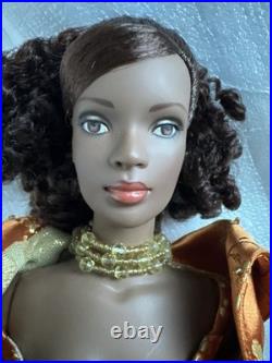 Tonner Tyler Wentworth 2004 Collection AMBER GLOW ESME 16 Dressed Fashion Doll