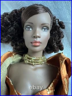 Tonner Tyler Wentworth 2004 Collection AMBER GLOW ESME 16 Dressed Fashion Doll