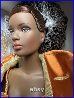 Tonner Tyler Wentworth 2004 Collection AMBER GLOW ESME 16 Dressed Fashion Doll Tonner Tyler Wentworth 2004 Collection AMBER GLOW ESME 16 Dressed Fashion Doll