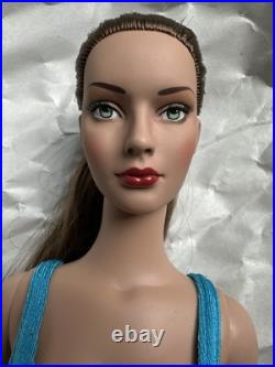 Tonner Tyler Wentworth 2004 Collection BASIC JANE BRUNETTE 16 Fashion Doll LE Tonner Tyler Wentworth 2004 Collection BASIC JANE BRUNETTE 16 Fashion Doll LE