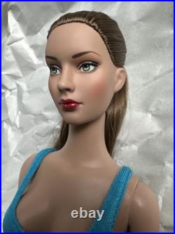 Tonner Tyler Wentworth 2004 Collection BASIC JANE BRUNETTE 16 Fashion Doll LE Tonner Tyler Wentworth 2004 Collection BASIC JANE BRUNETTE 16 Fashion Doll LE