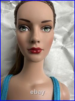 Tonner Tyler Wentworth 2004 Collection BASIC JANE BRUNETTE 16 Fashion Doll LE Tonner Tyler Wentworth 2004 Collection BASIC JANE BRUNETTE 16 Fashion Doll LE