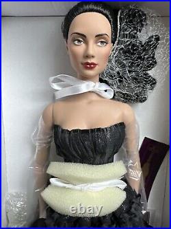 Tonner Tyler Wentworth 2004 Collection MYSTIQUE ANGELINA 16 DRESSED DOLL NRFB