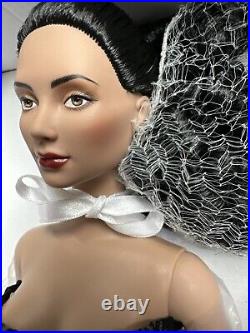 Tonner Tyler Wentworth 2004 Collection MYSTIQUE ANGELINA 16 DRESSED DOLL NRFB