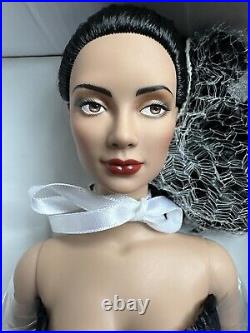 Tonner Tyler Wentworth 2004 Collection MYSTIQUE ANGELINA 16 DRESSED DOLL NRFB