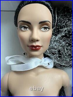 Tonner Tyler Wentworth 2004 Collection MYSTIQUE ANGELINA 16 DRESSED DOLL NRFB