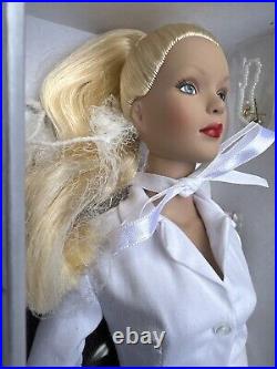 Tonner Tyler Wentworth 2004 Collection SIGNATURE STYLE BW BLONDE 16DOLL NEW NIB