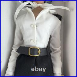 Tonner Tyler Wentworth 2004 Collection SIGNATURE STYLE BW BRUNETTE 16 DOLL NEW