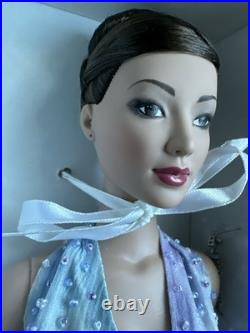 Tonner Tyler Wentworth 2004 Collection WATERCOLOR COOL CARRIE 16 DRESSED DOLL