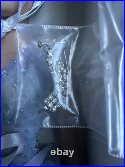 Tonner Tyler Wentworth 2004 Collection WATERCOLOR COOL CARRIE 16 DRESSED DOLL