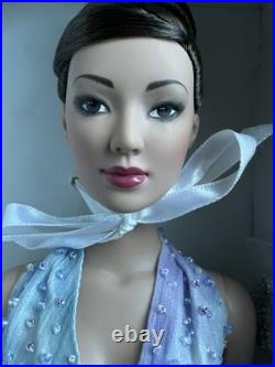 Tonner Tyler Wentworth 2004 Collection WATERCOLOR COOL CARRIE 16 DRESSED DOLL