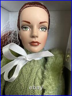 Tonner Tyler Wentworth 2004 Collection WINTERGREEN SYDNEY CHASE 16 DRESSED DOLL