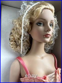 Tonner Tyler Wentworth 2004 RTW Ready To Wear Satin Sydney 16 Fashion Doll NIB Tonner Tyler Wentworth 2004 RTW Ready To Wear Satin Sydney 16 Fashion Doll NIB