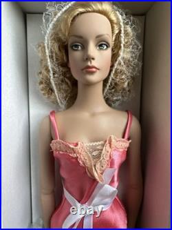 Tonner Tyler Wentworth 2004 RTW Ready To Wear Satin Sydney 16 Fashion Doll NIB Tonner Tyler Wentworth 2004 RTW Ready To Wear Satin Sydney 16 Fashion Doll NIB