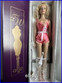 Tonner Tyler Wentworth 2004 RTW Ready To Wear Satin Sydney 16 Fashion Doll NIB Tonner Tyler Wentworth 2004 RTW Ready To Wear Satin Sydney 16 Fashion Doll NIB