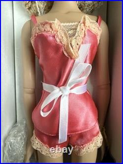 Tonner Tyler Wentworth 2004 RTW Ready To Wear Satin Sydney 16 Fashion Doll NIB Tonner Tyler Wentworth 2004 RTW Ready To Wear Satin Sydney 16 Fashion Doll NIB