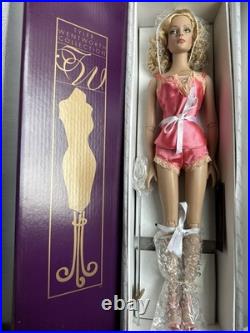 Tonner Tyler Wentworth 2004 RTW Ready To Wear Satin Sydney 16 Fashion Doll NIB Tonner Tyler Wentworth 2004 RTW Ready To Wear Satin Sydney 16 Fashion Doll NIB