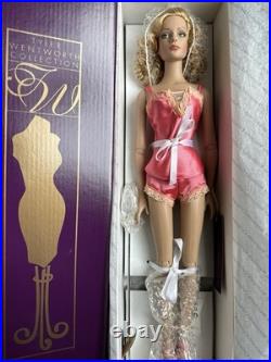 Tonner Tyler Wentworth 2004 RTW Ready To Wear Satin Sydney 16 Fashion Doll NIB Tonner Tyler Wentworth 2004 RTW Ready To Wear Satin Sydney 16 Fashion Doll NIB