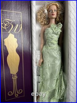 Tonner Tyler Wentworth 2004 SYDNEY CHASE ENVY 16 Dressed Fashion Doll LE 1500