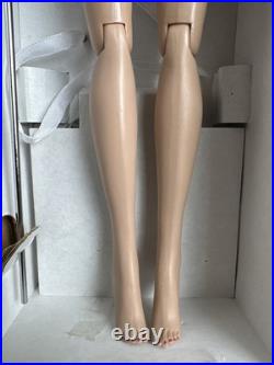 Tonner Tyler Wentworth 2005 BEYOND ENVY SYDNEY CHASE 16 NUDE DOLL + BOX + STAND Tonner Tyler Wentworth 2005 BEYOND ENVY SYDNEY CHASE 16 NUDE DOLL + BOX + STAND