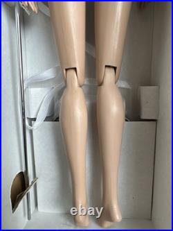 Tonner Tyler Wentworth 2005 BEYOND ENVY SYDNEY CHASE 16 NUDE DOLL + BOX + STAND Tonner Tyler Wentworth 2005 BEYOND ENVY SYDNEY CHASE 16 NUDE DOLL + BOX + STAND