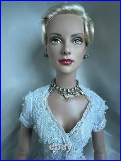 Tonner Tyler Wentworth 2005 CRYSTAL CELEBRATION DAPHNE DIMPLES 16 Fashion Doll