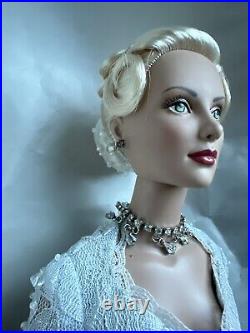 Tonner Tyler Wentworth 2005 CRYSTAL CELEBRATION DAPHNE DIMPLES 16 Fashion Doll