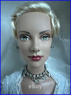 Tonner Tyler Wentworth 2005 CRYSTAL CELEBRATION DAPHNE DIMPLES 16 Fashion Doll