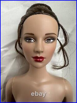 Tonner Tyler Wentworth 2005 Collect NUDE PERFECT START ASHLEIGH 16 Fashion Doll