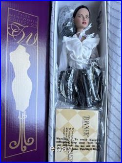 Tonner Tyler Wentworth 2005 Collection BOHEMIAN BEAUTY ANGELINA 16 DOLL NRFB