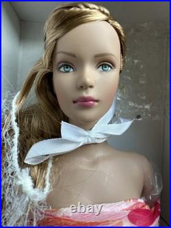 Tonner Tyler Wentworth 2005 Collection CINNAMON SWIRL 16 FASHION DOLL NEW NRFB Tonner Tyler Wentworth 2005 Collection CINNAMON SWIRL 16 FASHION DOLL NEW NRFB