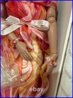 Tonner Tyler Wentworth 2005 Collection CINNAMON SWIRL 16 FASHION DOLL NEW NRFB
