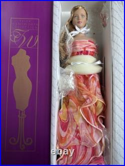 Tonner Tyler Wentworth 2005 Collection CINNAMON SWIRL 16 FASHION DOLL NEW NRFB Tonner Tyler Wentworth 2005 Collection CINNAMON SWIRL 16 FASHION DOLL NEW NRFB