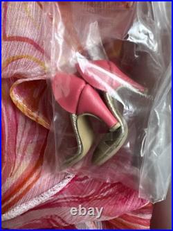 Tonner Tyler Wentworth 2005 Collection CINNAMON SWIRL 16 FASHION DOLL NEW NRFB Tonner Tyler Wentworth 2005 Collection CINNAMON SWIRL 16 FASHION DOLL NEW NRFB