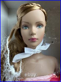 Tonner Tyler Wentworth 2005 Collection CINNAMON SWIRL 16 FASHION DOLL NEW NRFB Tonner Tyler Wentworth 2005 Collection CINNAMON SWIRL 16 FASHION DOLL NEW NRFB