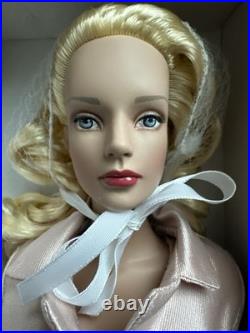 Tonner Tyler Wentworth 2005 Collection JUST DIVINE SYDNEY CHASE 16 DOLL NEW NIB